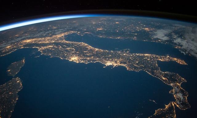 利用GAN自動生成星系圖像，人工智能或成宇宙探索新工具——中國人工智能網