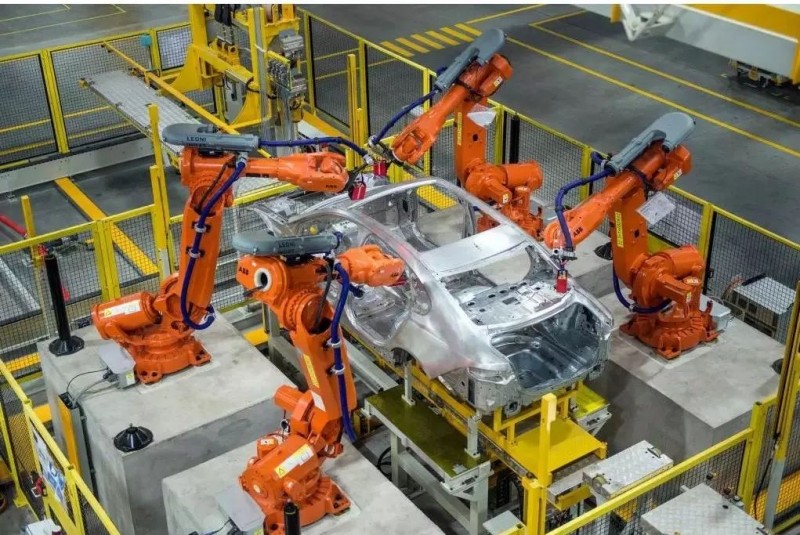 瘋狂的機器:機器人已操刀腫瘤手術,那中國制造的差距有多大? 瘋狂的機器:機器人已操刀腫瘤手術,那中國制造的差距有多大?